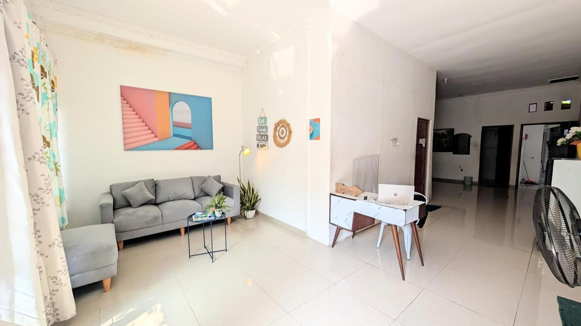 Homey Guesthouse Kertajaya Surabaya Exterior photo