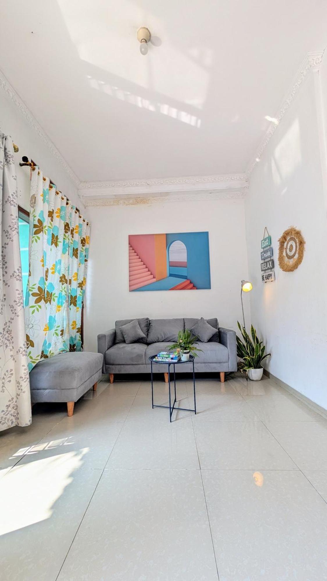 Homey Guesthouse Kertajaya Surabaya Exterior photo